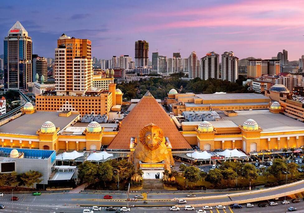 Elegant Homes 9Pax 5Bed Sunway Pyramid-Lagoon 2 Car Park Petaling Jaya Exteriör bild